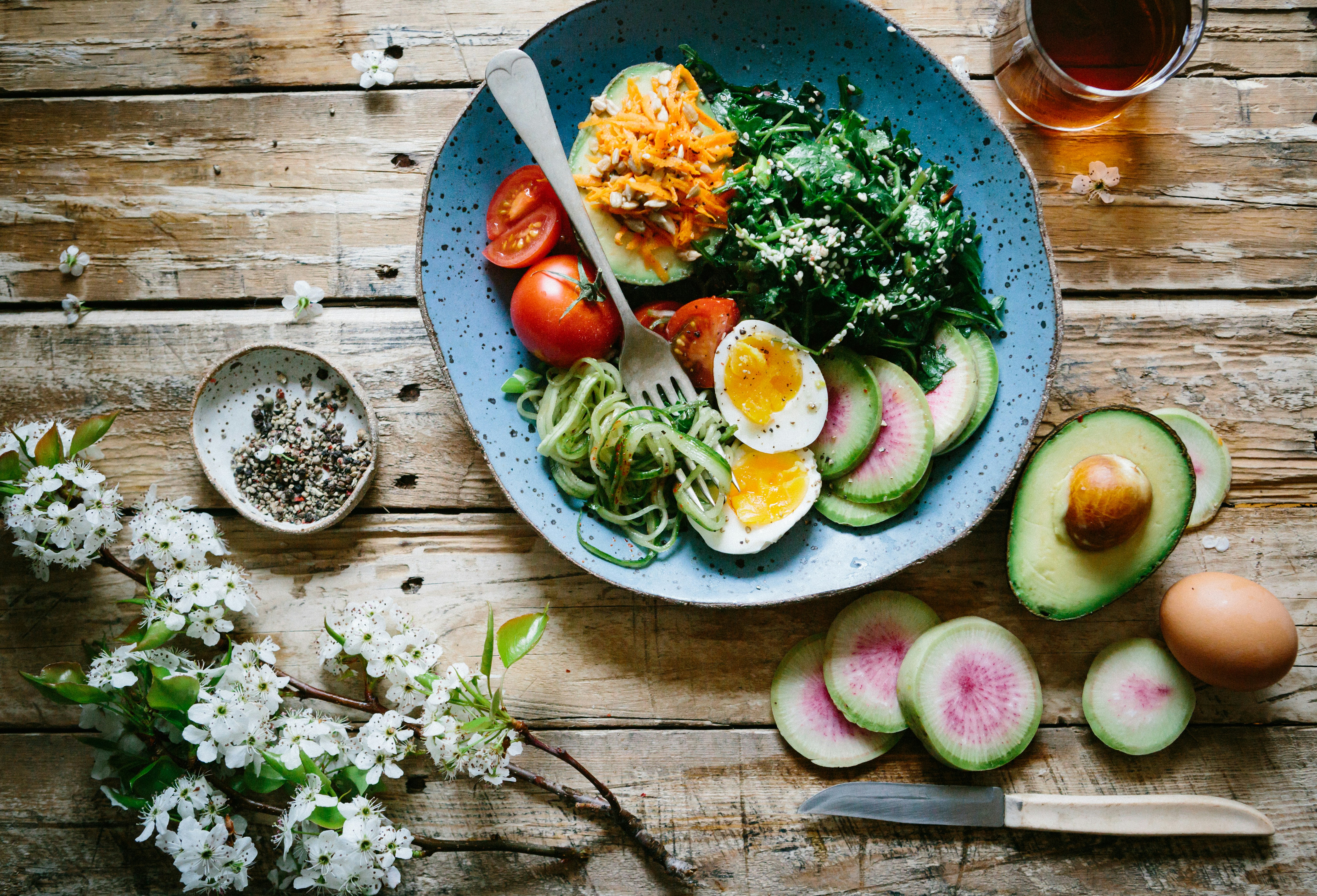 Baked avocado with egg